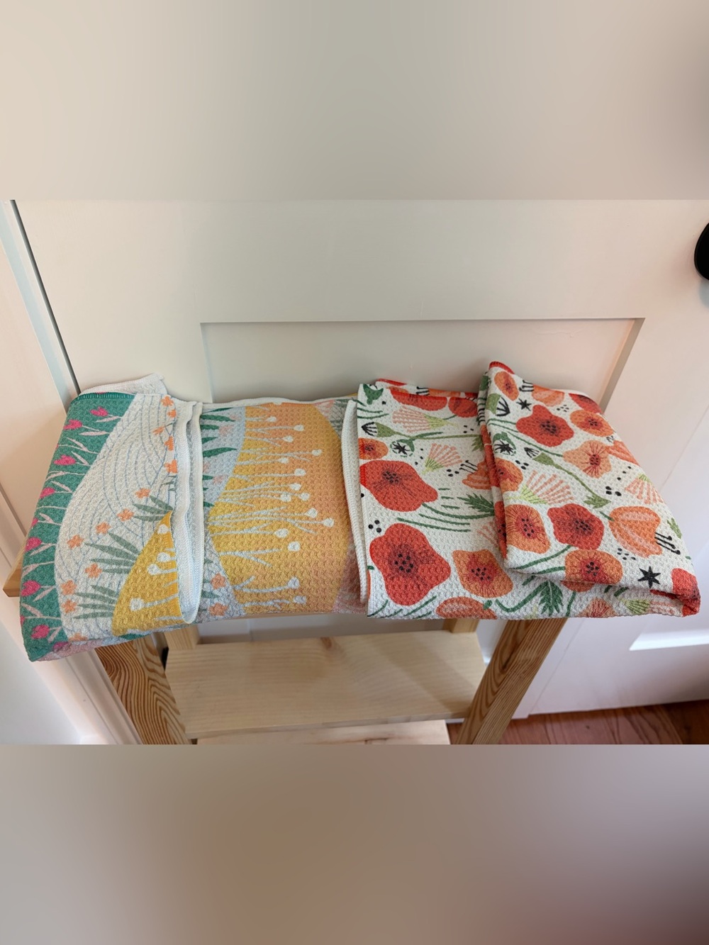 Set of 2 Geometry Tea/Dish Towels Light Florals